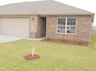 2310 W Bridlewood Trl, Ozark, MO 65721
