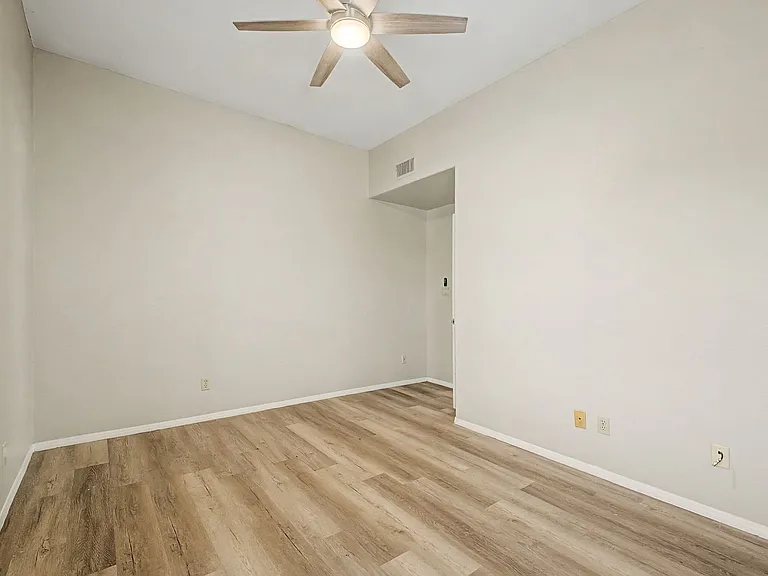 184 S Willow Creek St — Photo 24