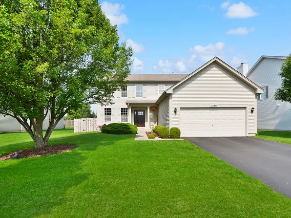 1450 S Dalton Dr, Round Lake, IL 60073