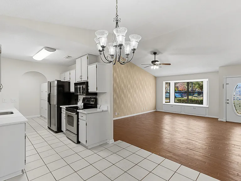404 Westgate Cir — Photo 19