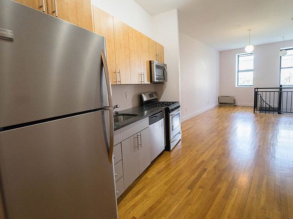 3rd image of 101 Jefferson Ave #1N