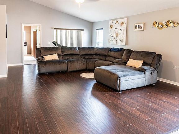 5th image of 329 Vizcay Way