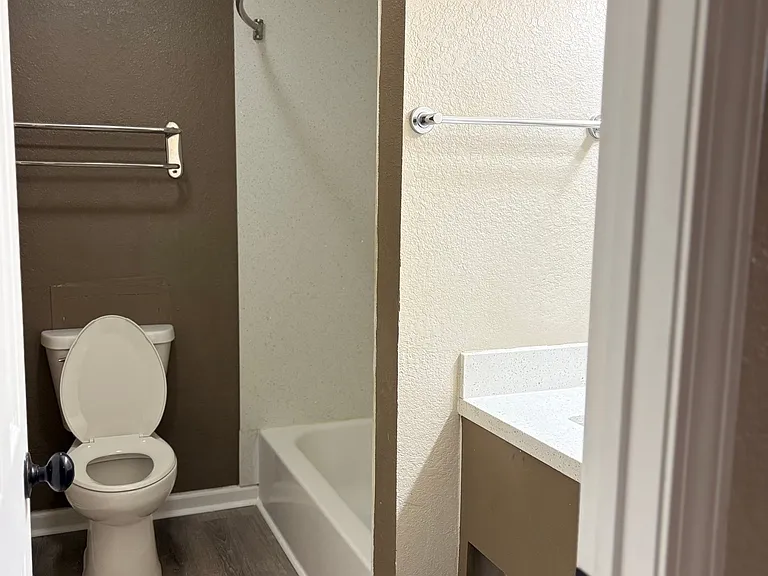 109 E Quincy St #1 — Photo 9