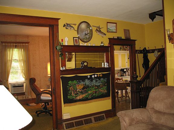 5th image of 626 E State St