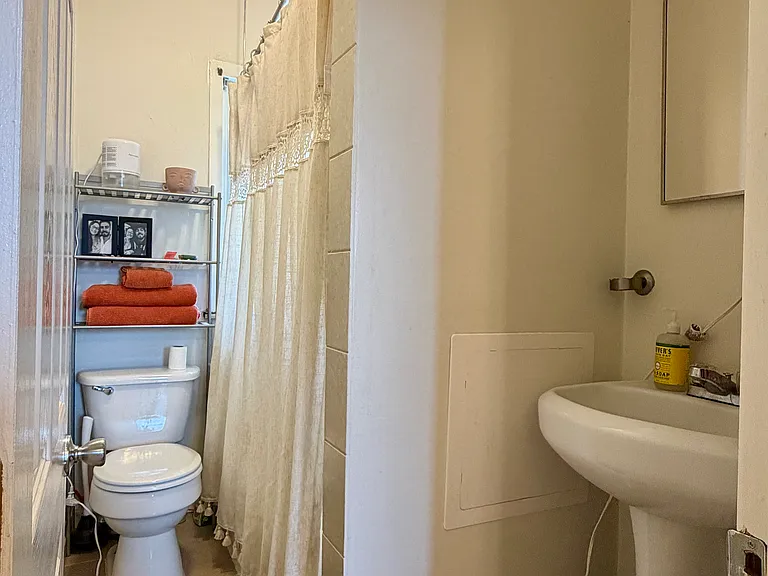 2515 Webb St — Photo 9