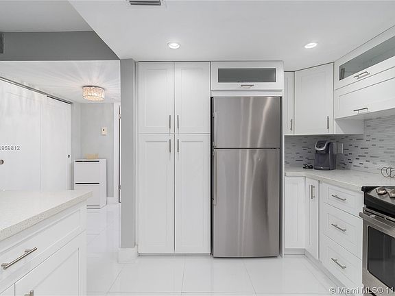 4th image of 6801 Indian Creek Dr APT 803