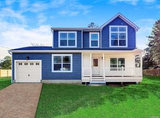 1 Happy Acres Dr, Shirley, NY 11967