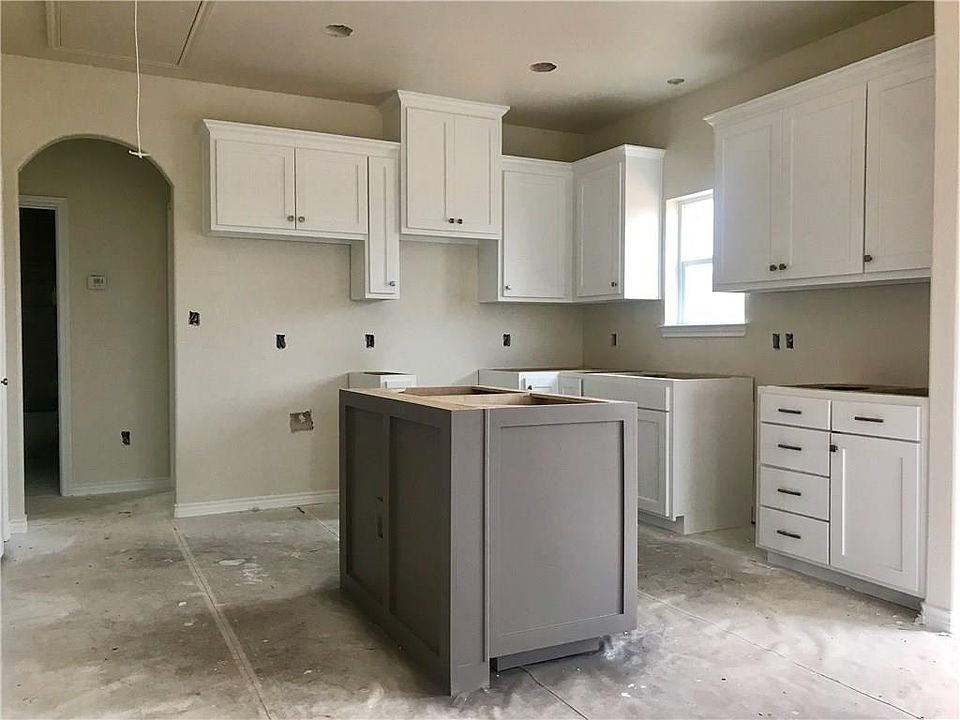 1st image of 1328 Woodmere Trl