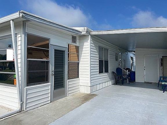 3rd image of 21 Flores Way