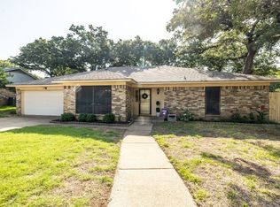 2203 Canyonwood Dr, Arlington, TX 76012