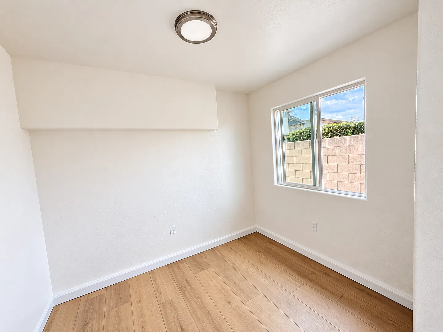 4168 Woodland St — Photo 4