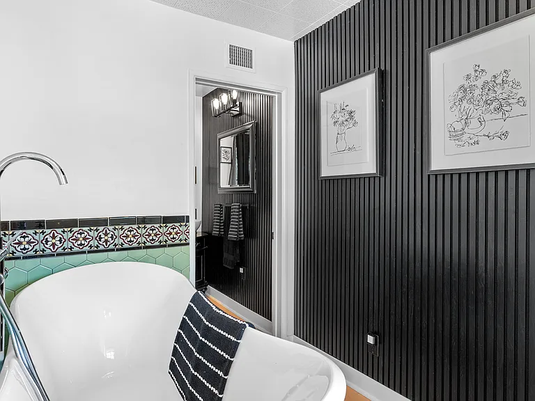 Waveview Dr — Photo 13