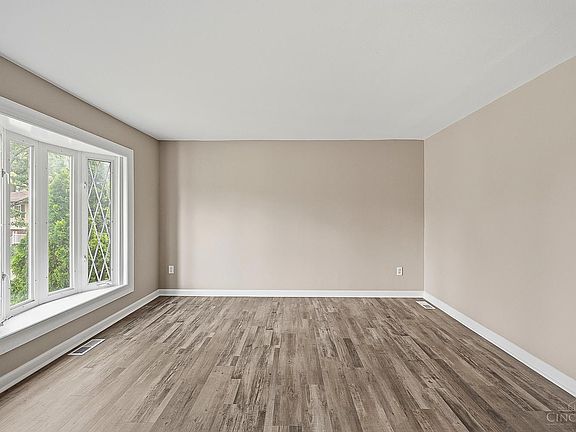4th image of 2760 Mancelona Ct