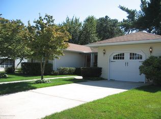 10 Albonito Dr, Toms River, NJ 08757