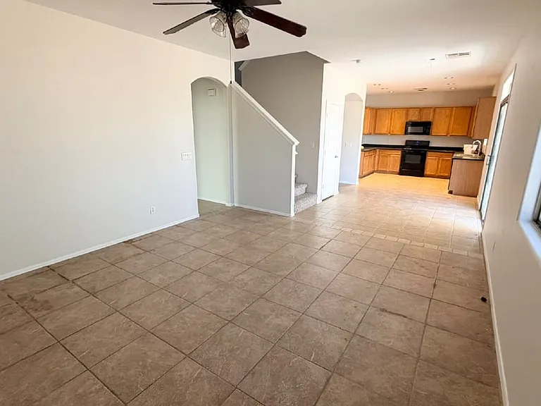 43531 W Oster Dr — Photo 3