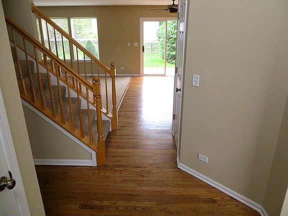 5th image of 40 E Old Mill Trl