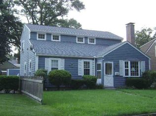 64 Parkside Ave, Pawtucket, RI 02861