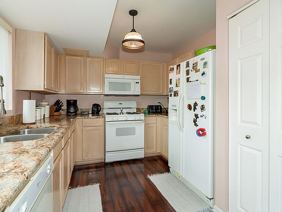 3rd image of 1637 Park Vista Ln