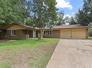 716 Valley View Dr, Arlington, TX 76010