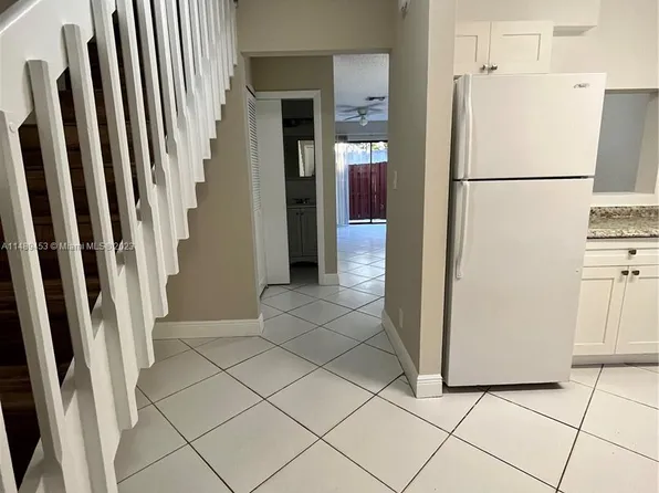 3281 E Golf Blvd APT 23, Pompano Beach, FL 33064