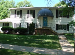 837 Courtland Pl, Ballwin, MO 63021