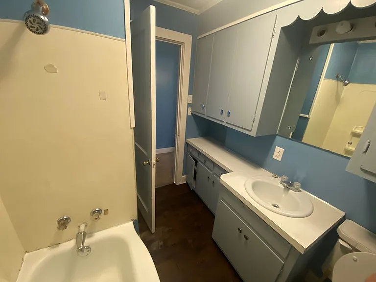 1305 W Vine Ave — Photo 6