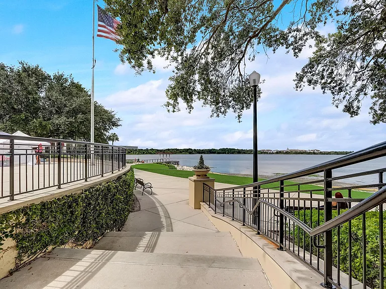 Majestic of Downtown Baldwin Park — Photo 23