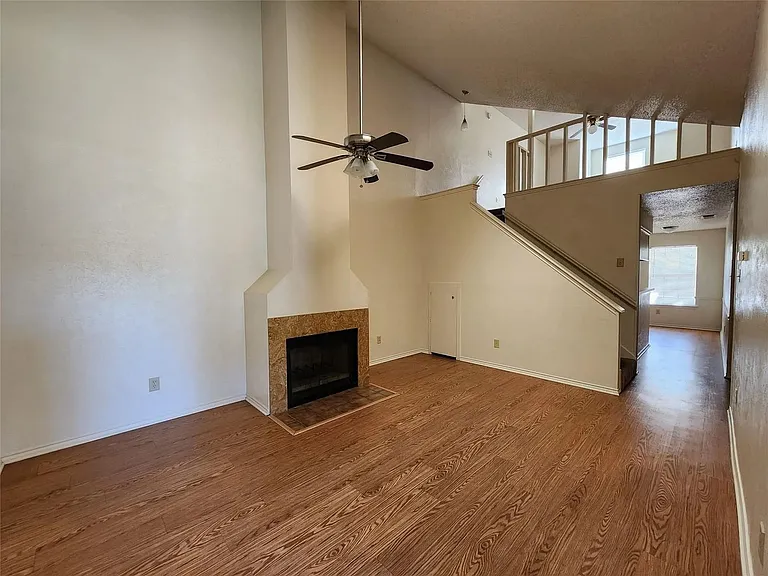 3008 N Bell Ave — Photo 5