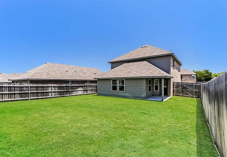 1600 Dove Cir — Photo 5