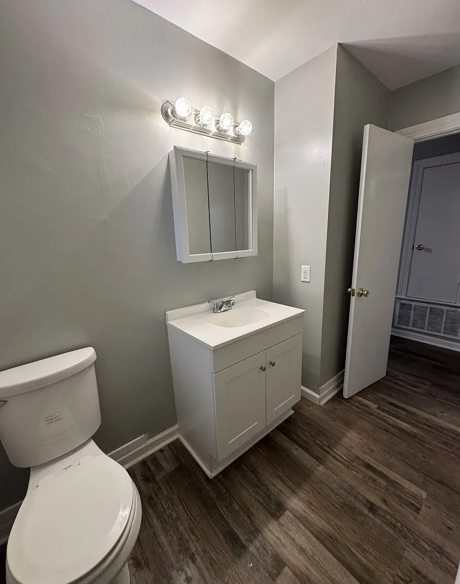 2 bed, 972 sqft, $1,200 — Photo 4