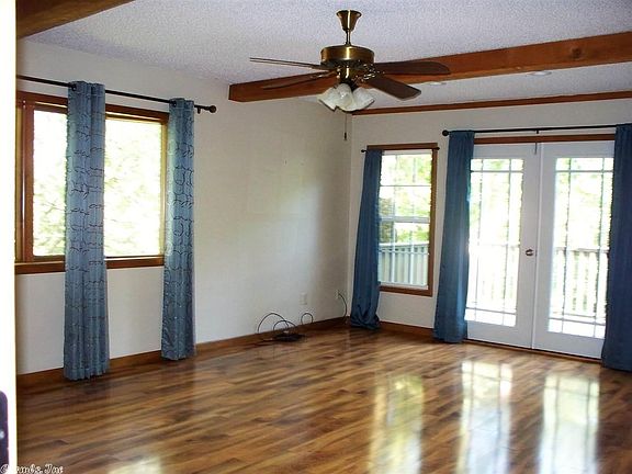 3rd image of 119 Vista Ln