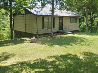 10106 Hickory Rd, Ozawkie, KS 66070