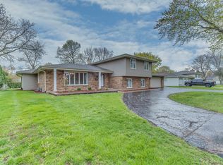 1511 Allen Ln, St Charles, IL 60174
