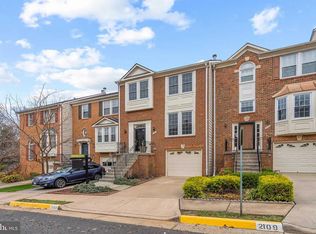 2107 Bobbyber Dr, Vienna, VA 22182
