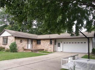 315 N Chapman St, Chesaning, MI 48616