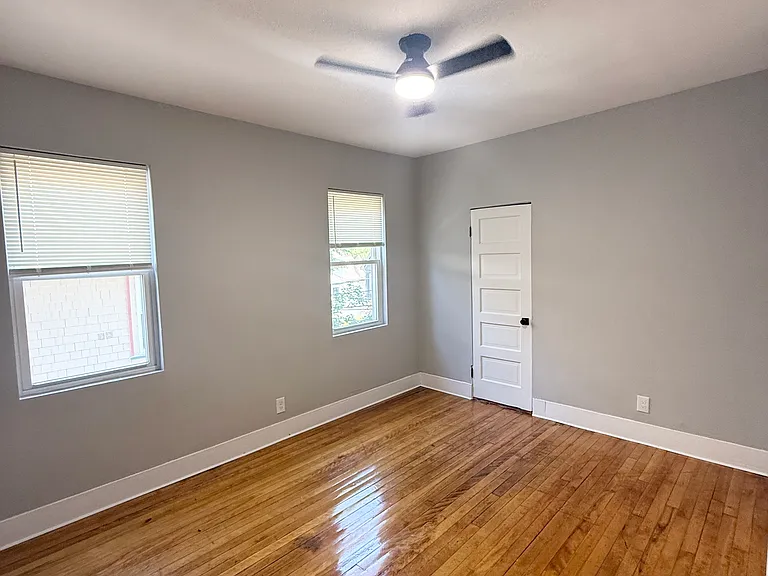 27 Lyndhurst St #1 — Photo 12