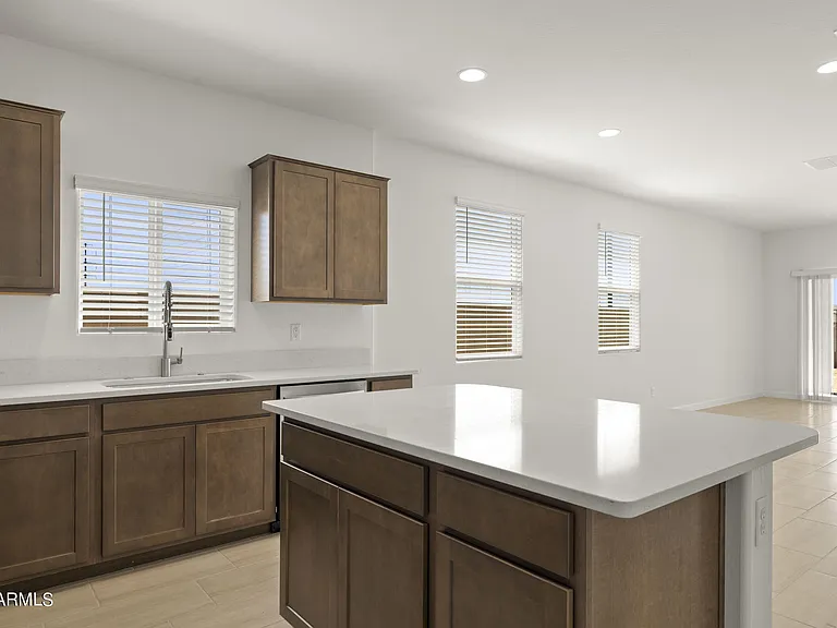 24050 W Flores Dr — Photo 4