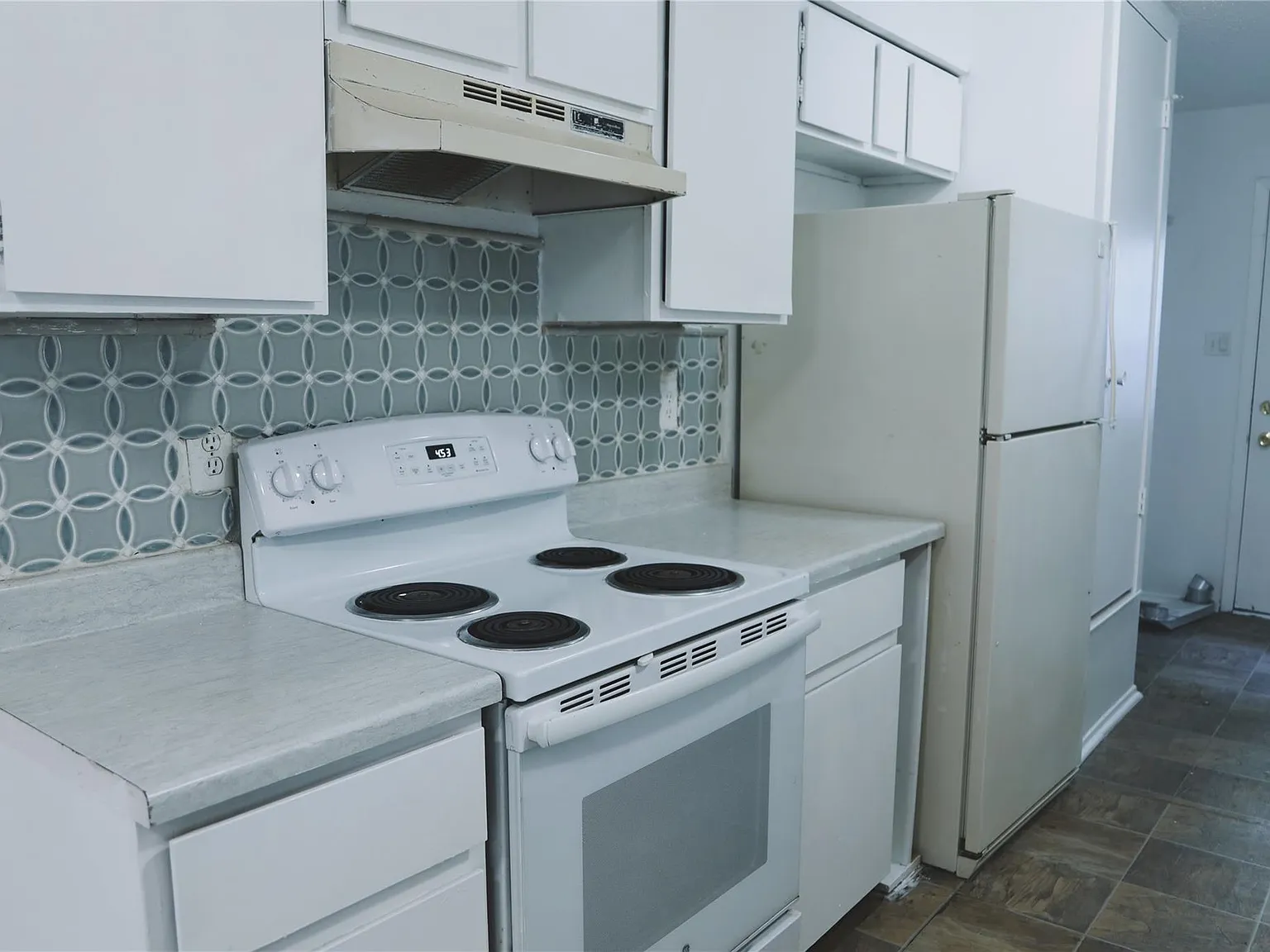 3 bed, 2.0 bath, 907 sqft, $1,675 — Photo 4
