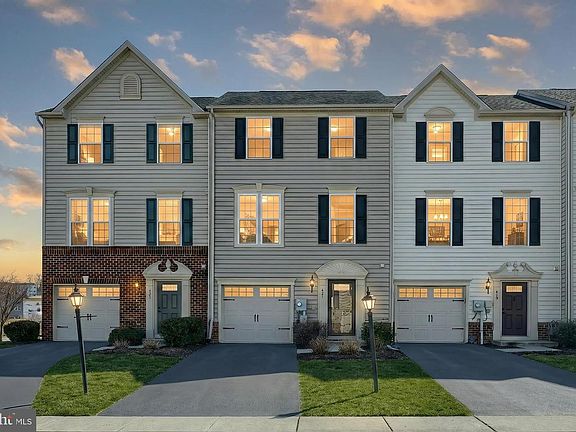 2nd image of 421 Charles Ave