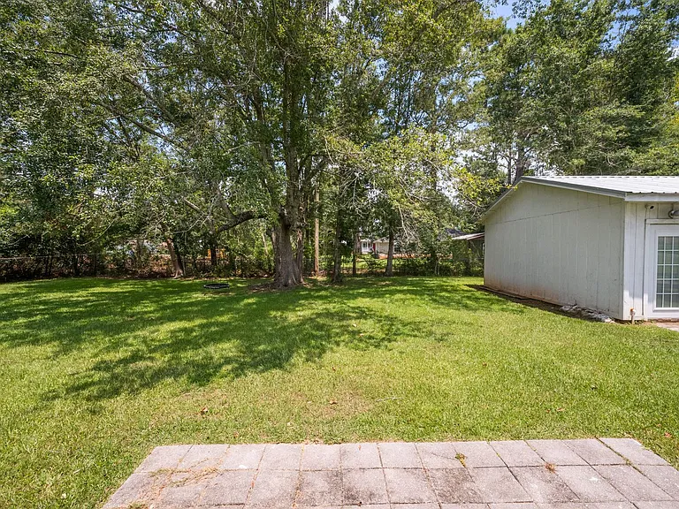 24663 Chestnut St #B — Photo 16