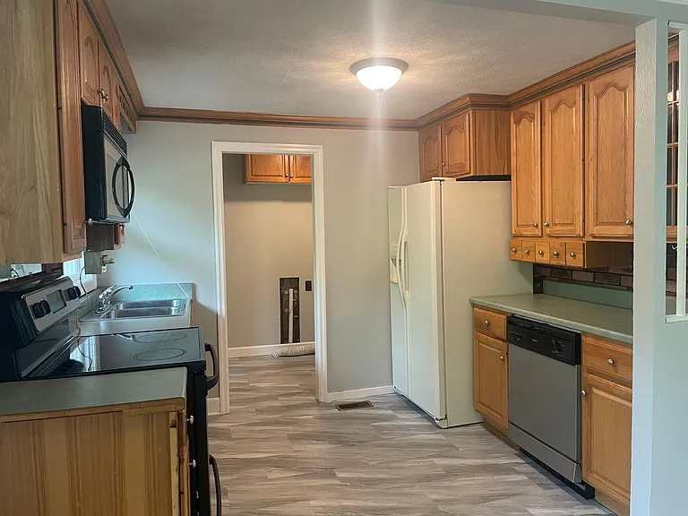 214 W Meadow Dr — Photo 7