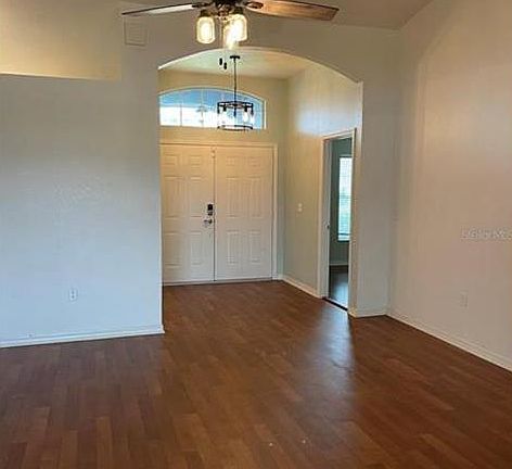 4th image of 329 Highland Meadows Dr