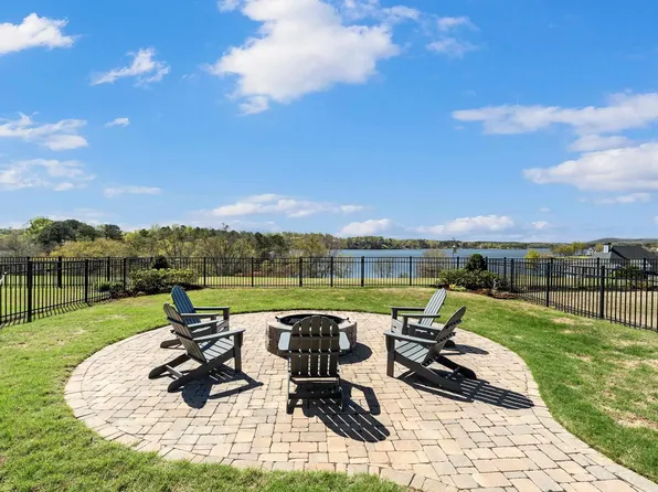 16 Red Camellia Ct, Pell City, AL 35128