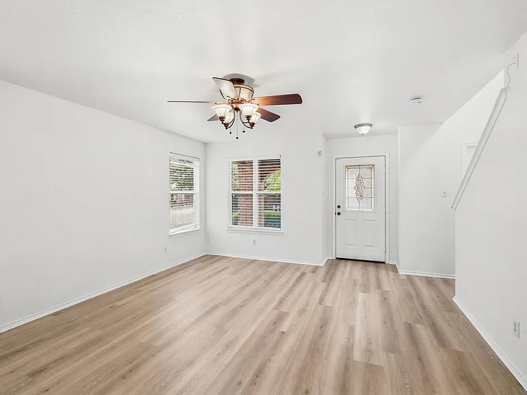 18 Anchorage Bay — Photo 4