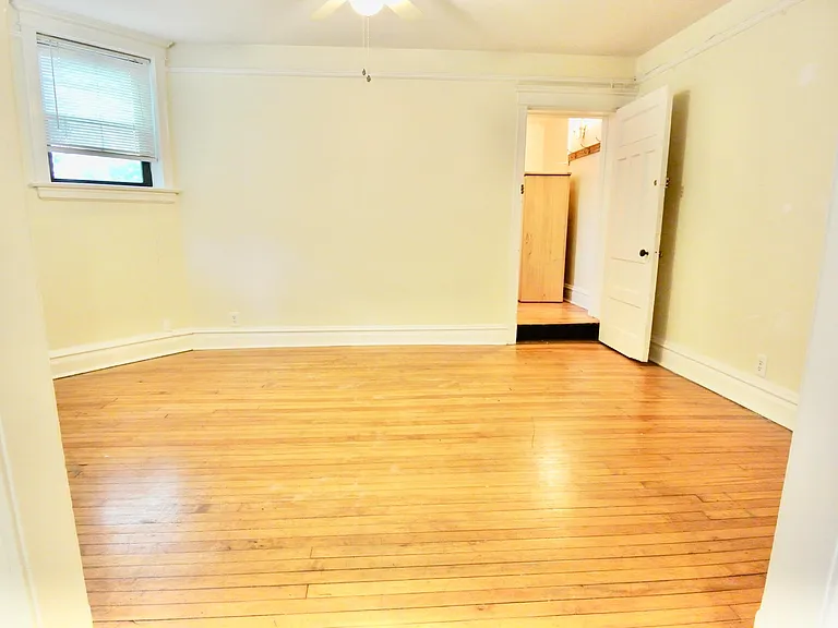 3801 N Lakewood Ave #GDN — Photo 5