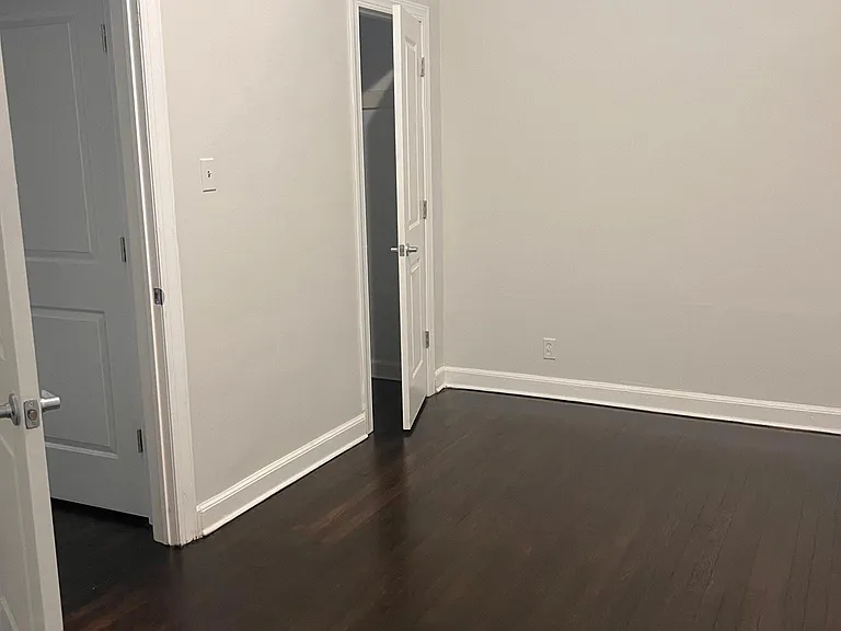 529 Park Ave #1 — Photo 5