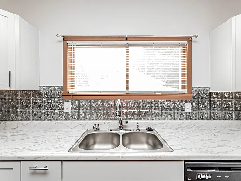 118 E Pine St — Photo 9
