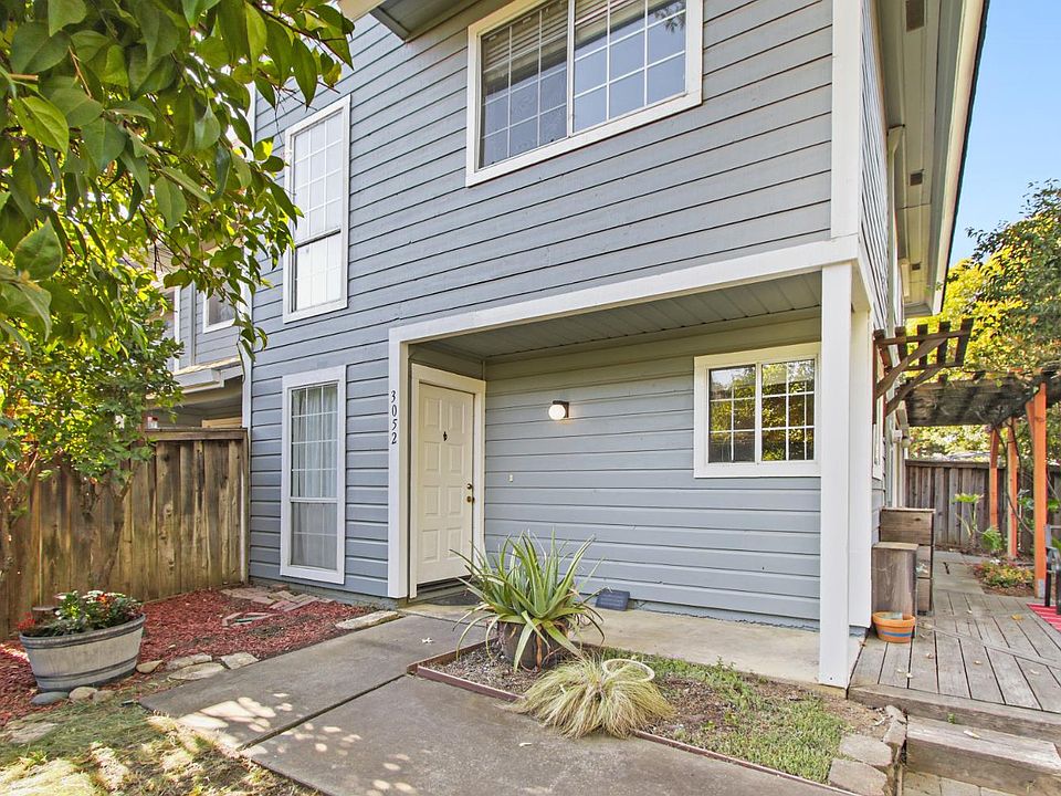 1st image of 3052 Woods Cir