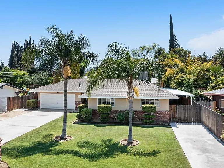 1511 E Almendra Dr — Photo 2