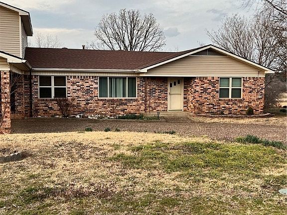 2nd image of 105 Frederick Loop